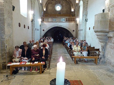 L_eglise avec une de ses cloches, sa nef et sa facade3